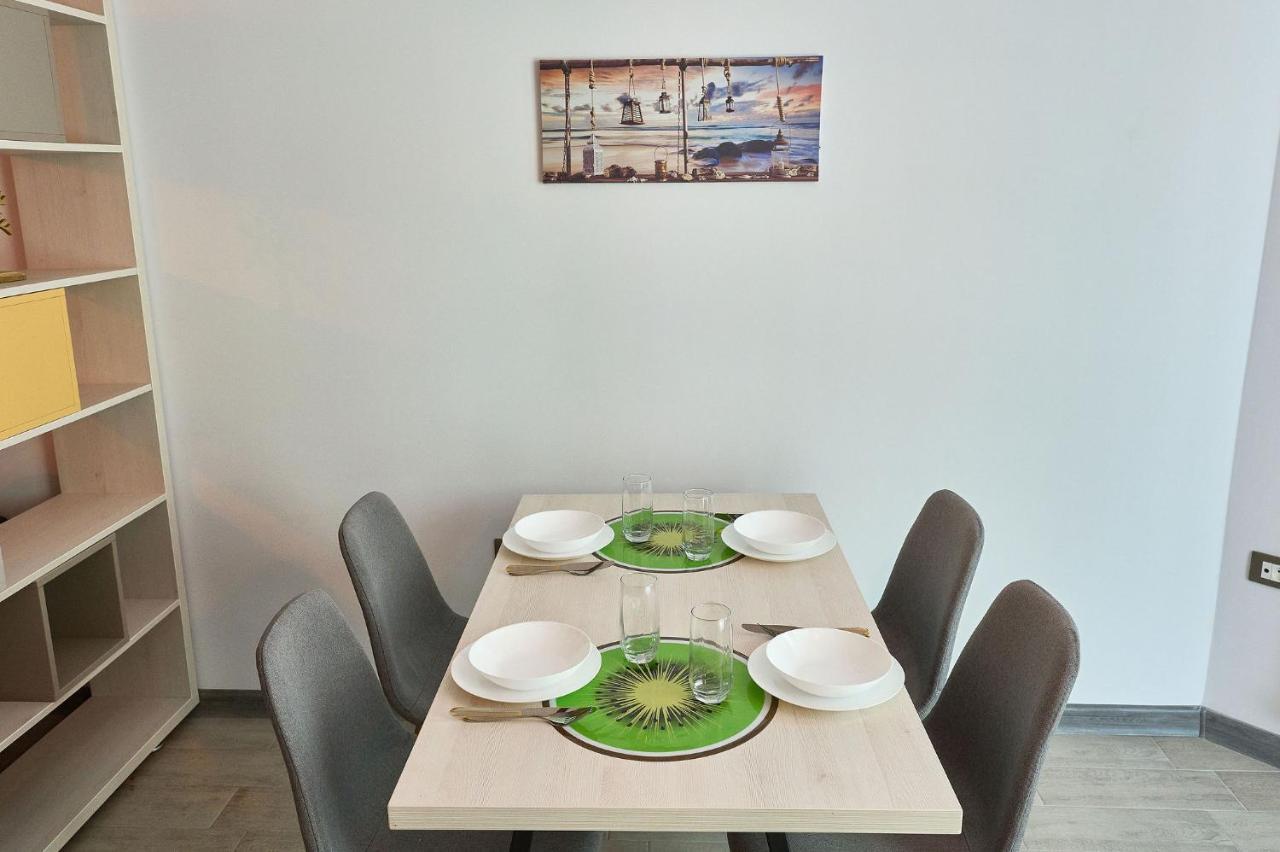 Orange Summer Apartment Alezzi Spa Pools beach Mamaia Esterno foto