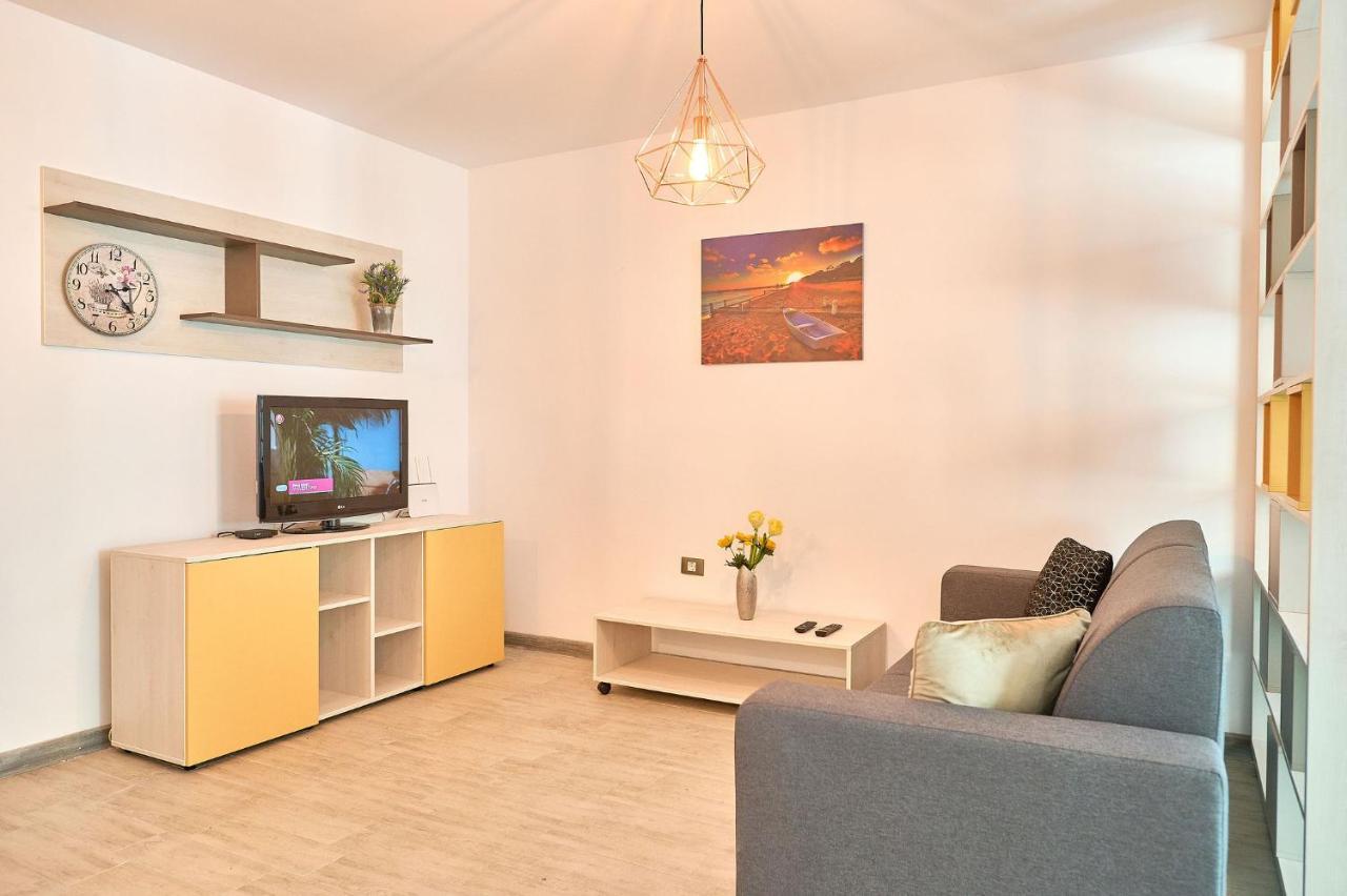 Orange Summer Apartment Alezzi Spa Pools beach Mamaia Esterno foto