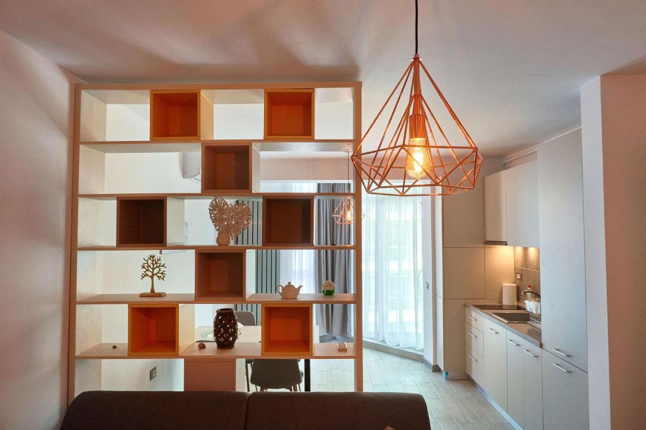 Orange Summer Apartment Alezzi Spa Pools beach Mamaia Esterno foto